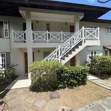 Finest Accommodation Renfrew Place 1 Bedroom Apt # 42 New Kgn 4--12 Renfrew Rd Kingston Exteriér fotografie