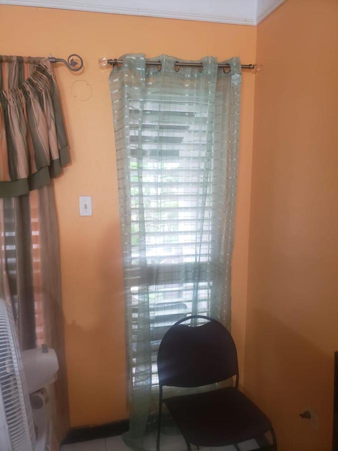 Finest Accommodation Renfrew Place 1 Bedroom Apt # 42 New Kgn 4--12 Renfrew Rd Kingston Exteriér fotografie