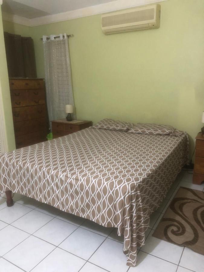Finest Accommodation Renfrew Place 1 Bedroom Apt # 42 New Kgn 4--12 Renfrew Rd Kingston Exteriér fotografie