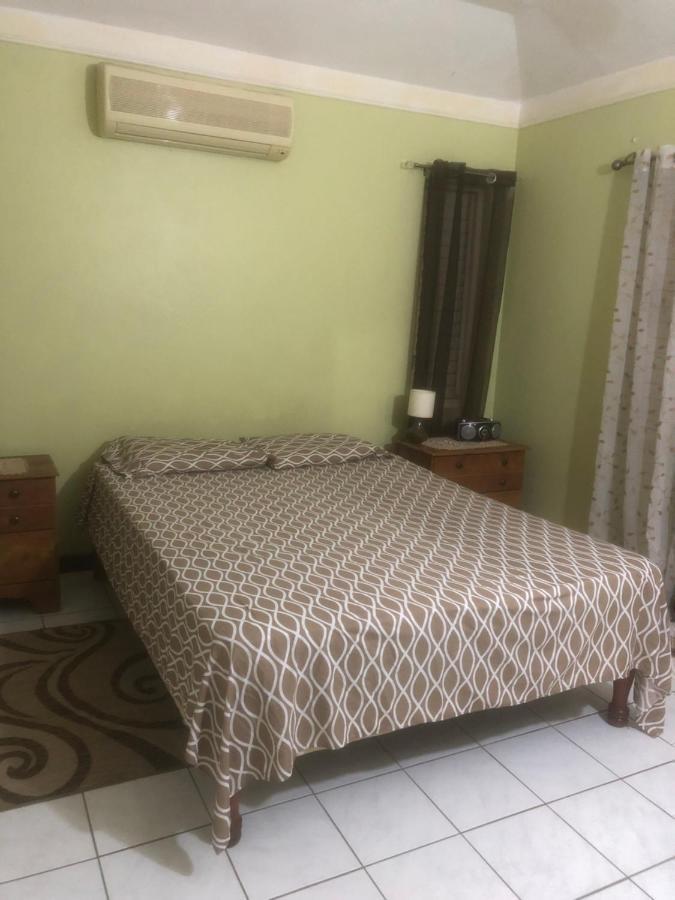 Finest Accommodation Renfrew Place 1 Bedroom Apt # 42 New Kgn 4--12 Renfrew Rd Kingston Exteriér fotografie